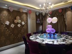 -泓炙颐凤鲜海鲜火锅料理(桐乡店)