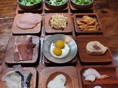 -银米·云南传统过桥米线(双廊黑金冠店)