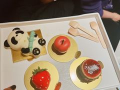 -雍容荟帝王蟹活龙虾展台自助(IFS黑金店)