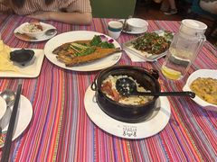 -香巴拉云南餐厅(华莱坞店)