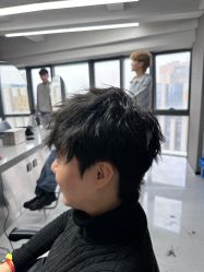 -宫铭烫发染发接发店