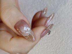 -安吉拉·纤纤玉指美甲美睫创意中心