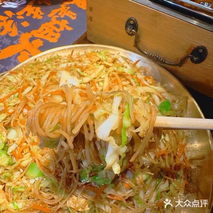 吃个烧烤…没想到拍到了人生的照片…🥹