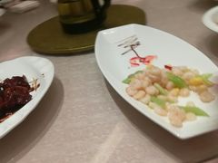 -鸿一饭店(隐秀路店)