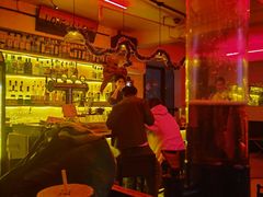 -Mx.cocktail bar