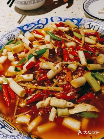 这家店的菜太好吃了，色香味俱全，我们一行5人都说不错