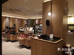 -星巴克臻选(上海中环广场2F店)