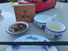 -墨脱石锅椰子鸡•香草鸭•东山羊(大东海店)