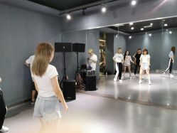 -5KM舞蹈街舞工作室