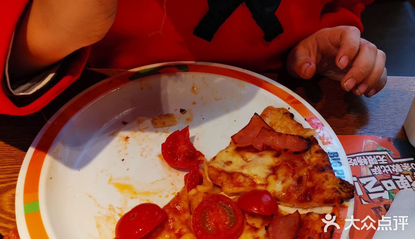 西典三楼最里面，就在孩子外班楼下