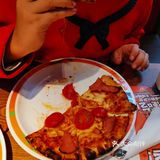 西典三楼最里面，就在孩子外班楼下