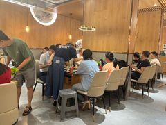 大堂-围炉肉舍•炭烤活鳗•丹东海鲜烤肉(步行街店)