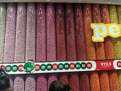 -m豆巧克力世界(上海世茂广场店)