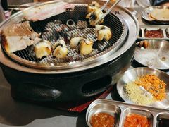 -围炉肉舍•炭烤活鳗•丹东海鲜烤肉(步行街店)