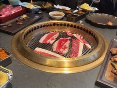 -铭牛烧肉·和牛海鲜自助(高新月牙湖店)