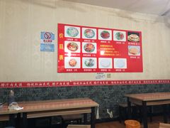 大堂-老字号杨坡红油米线腊汁肉夹馍(东四道巷店)