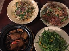 -Cuc Gach Quan Restaurant