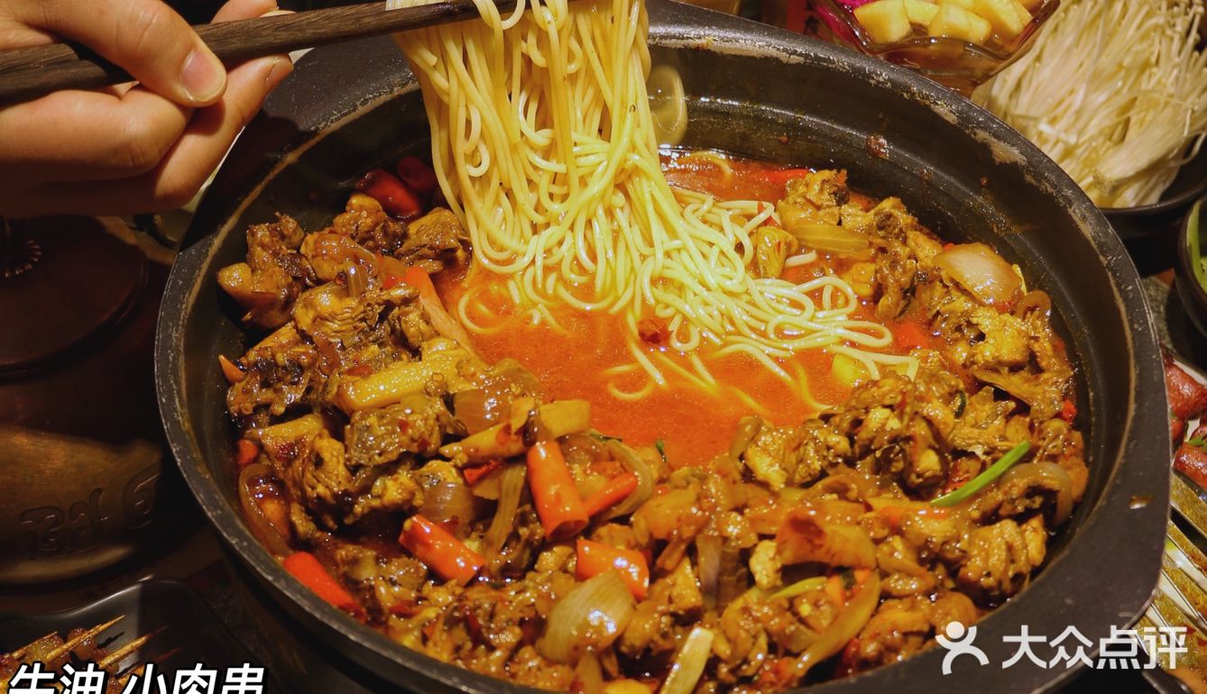 南昌新店🔥鸡煲＋螺蛳粉yyds，连干三碗扶墙出🍜