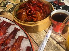 -虾弄弄海派小龙虾·牛羊蝎子火锅