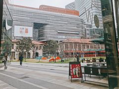 -星巴克(上海长宁来福士1F店)