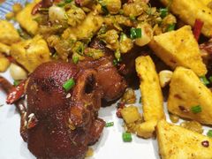 -云海肴·汽锅鸡·云南菜(天山百盛优客店)