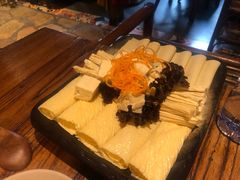 -老牌坊云南鱼豆花火锅(爱建店)