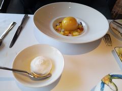 传统萨卡帕朗姆酒浸巴巴蛋糕-Le Comptoir de Pierre Gagnaire
