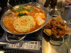 部队火锅-富乐满韩国正宗炸鸡韩国料理(虹泉路店)