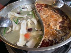 -老石黑山羊毛驴肉火锅(金凯广场店)