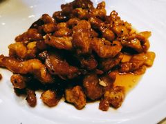 糖醋里脊-闫府私房菜·百年鲁菜(恒隆店)