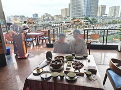 -老滇山寨•云南特色菜•地方菜•民族风情歌舞表演(金碧店)