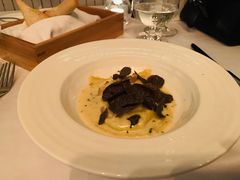 牛尾清汤佐鹅肝松露饺子-蝶舍·MAISON PAPILLON