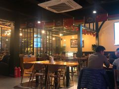 大堂-普兰达德国餐厅·德式脆皮烤猪肘·自酿啤酒(观唐店)