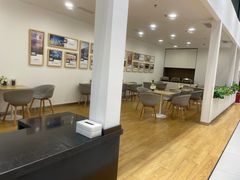 -杭州中沃沃尔沃4S店(滨江区店)