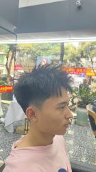 点击看大图 -藤野造型专业烫染接发