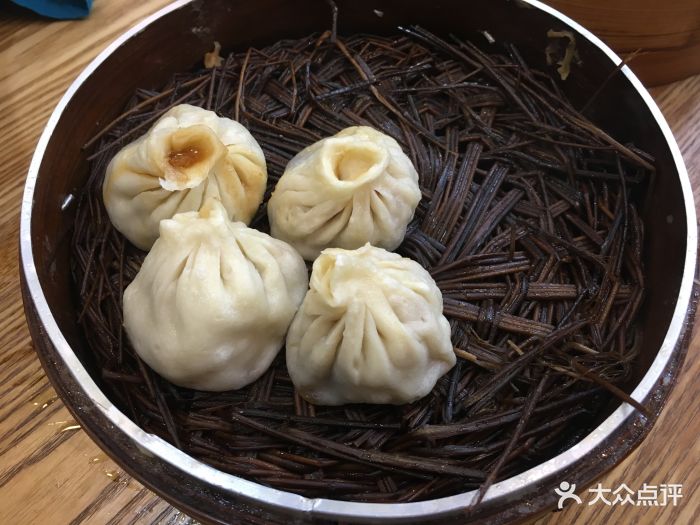 薄皮小笼包