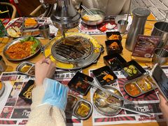 -青瓦炭韩潮烤肉(花园道店)