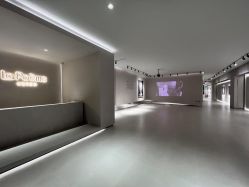 -乐派诗婚纱摄影