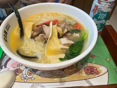 -蒙自源米线大王(东站店)