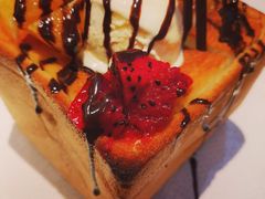 蜂蜜冰淇淋厚多士-鹿港小镇(金虹桥国际中心店)