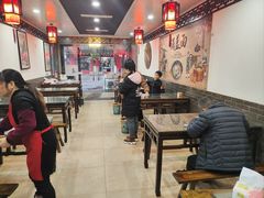 大堂-百年面道镇江锅盖面