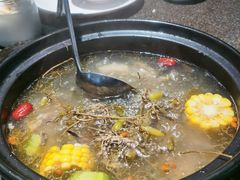 -野迹·石橄榄鸡·烧烤(新洲店)