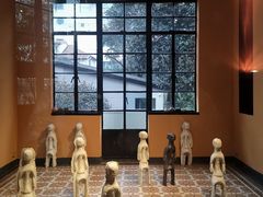 -Nathalie Djurberg与Hans Berg“牛皮纸包裹的月亮”-Prada荣宅当季展览