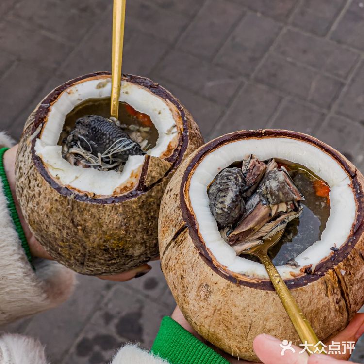 这家真的好会❗️椰子🐔汤好好喝‼️