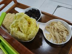 -老何家后安粉·糟粕醋海鲜火锅(三亚湾椰梦长廊店)
