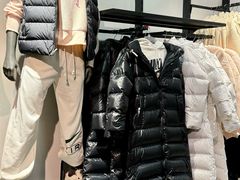 -百年港湾奥特莱斯(香炉礁店)
