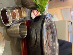 -围炉肉舍•炭烤活鳗•丹东海鲜烤肉(步行街店)