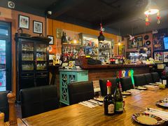 -SISTERS BAR RESTAURANT川意酒馆(嘉善老市H楼店)