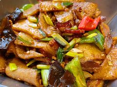 洋芋粑粑炒腊肉-莲花餐饮(高新店)