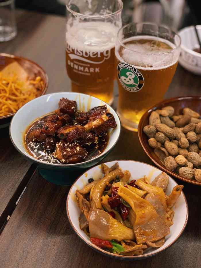 硬醒·鬼饮食-"喝完咖啡到饭点儿了又怕热不想走远饮善.